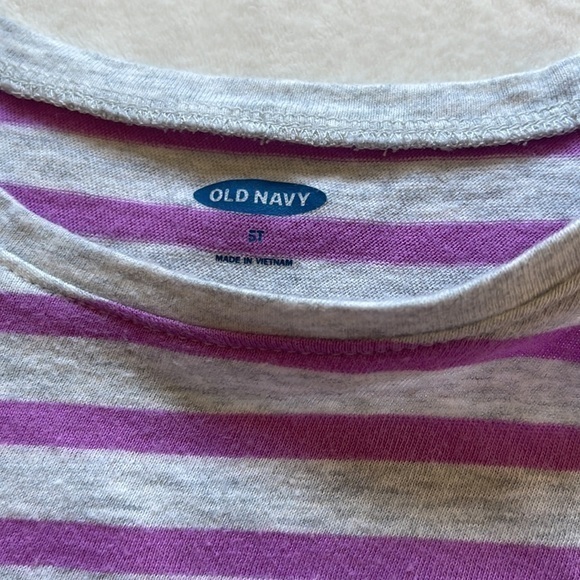 Old Navy girls purple and grey striped tee! Size 5t - Picture 2 of 5